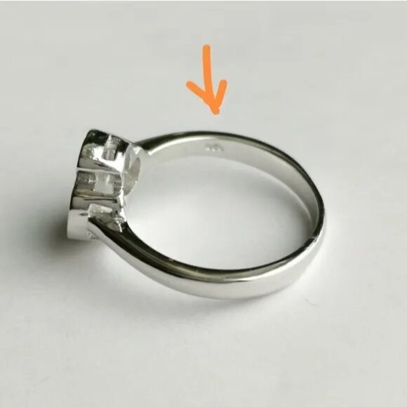 MODERN clover leaf Sterling Silver CZ Ring size 6 NWT - Picture 3 of 5